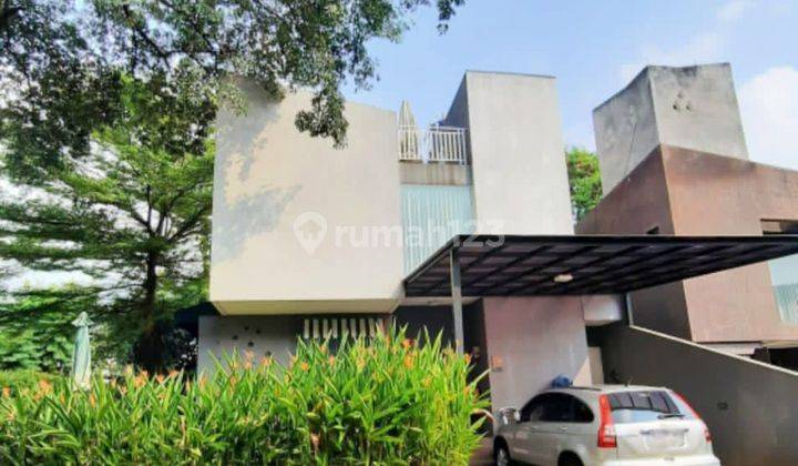 RUMAH 3 LANTAI DENGAN LIFT POSISI HOEK DI VETERAN JAKARTA SELATAN 1