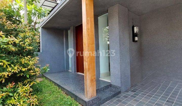 RUMAH MEWAH DENGAN LIFT DAN KOLAM RENANG DI PONDOK INDAH 1