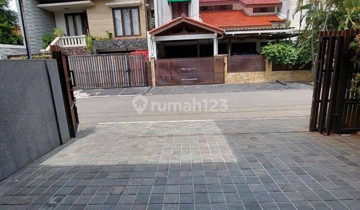 RUMAH MEWAH DENGAN LIFT DAN KOLAM RENANG DI PONDOK INDAH 2