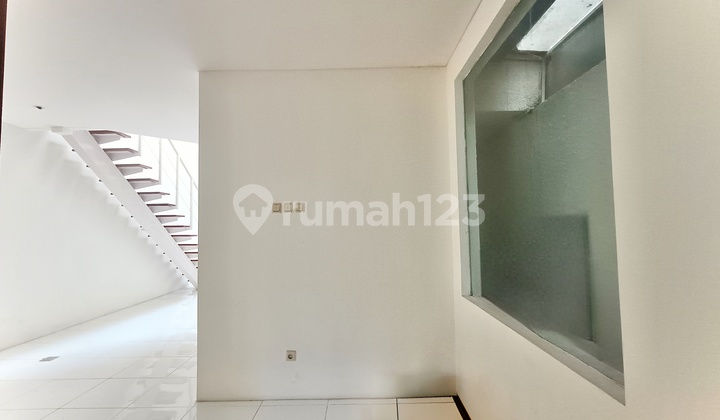 Rumah Bagus Di Cluster Ozone Veteran Jakarta Selatan 2