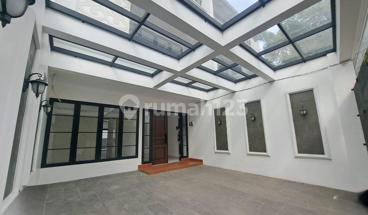 Rumah Baru 3 Lantai Dengan Kolam Renang Dan Rooftop Di Bintaro