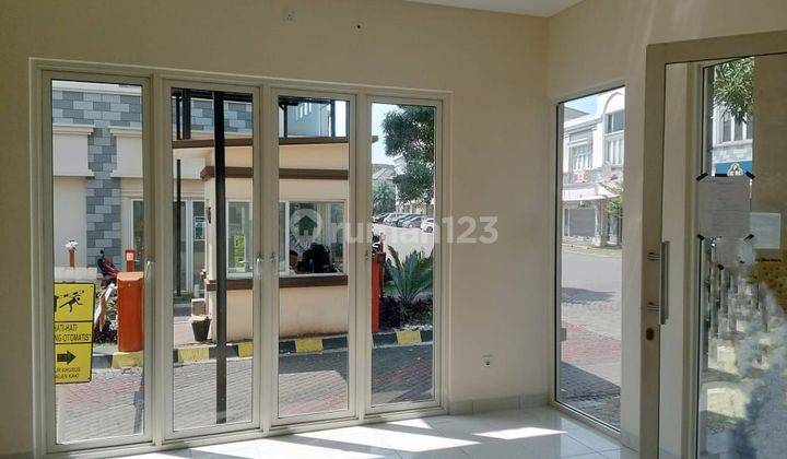 RUKO 2½ LANTAI POSISI HOEK SIAP HUNI LOKASI STRATEGIS DI BSD 2