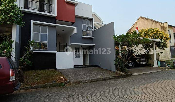 Rumah Dengan Halaman Belakang Dekat Emerald Residence Di Pd. Aren 2