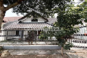 Single-Story House in a Cluster in BSD Near Rawa Buntu Station Single-Story House in a Cluster in BSD Near Rawa Buntu Station