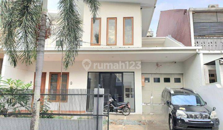 Rumah 2 Lantai Siap Huni Lokasi Strategis Di Pejaten 1