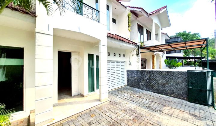 Rumah 2 Lantai Sirkulasi Udara Baik Dalam Cluster Di Gandaria