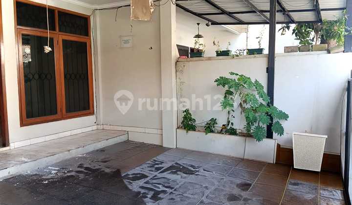 Rumah 2,5 Lantai Bebas Banjir Butuh Renovasi Di Pondok Indah 2