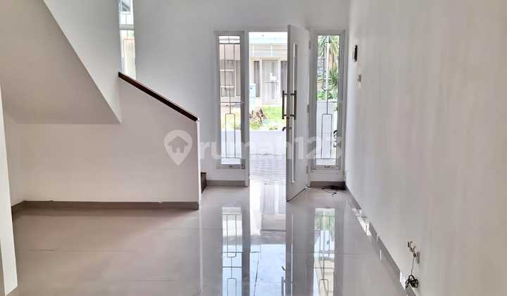 Rumah 2 Lantai Dengan Balkon Sudah Renovasi Siap Huni Di Sektor 9 2