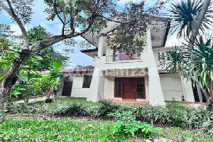 Jual Cepat Rumah Siap Huni Ada Taman Dalam Cluster di Sektor 8