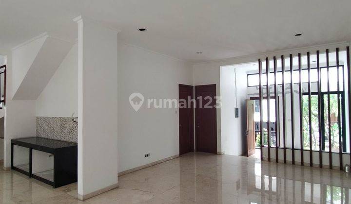 Rumah Townhouse Hadap Timur Ada Basement Di Pasar Mingg 2