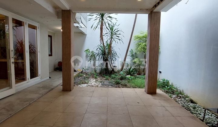 Rumah 2 Lantai Siap Huni Ada Balkon & Teras Depan di Alam Sutera 2