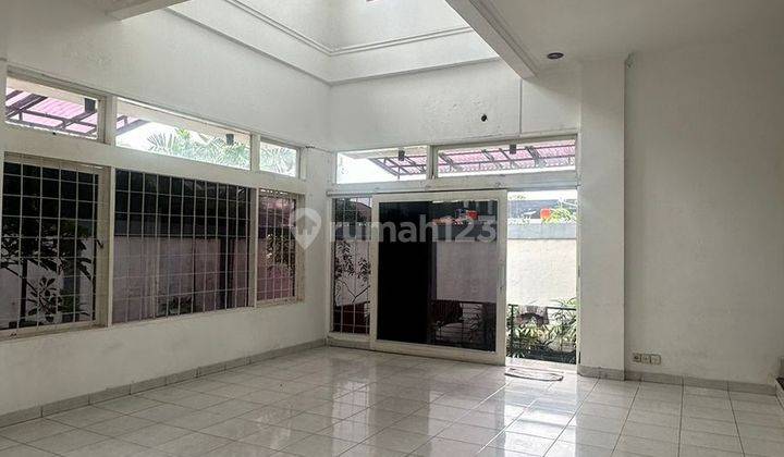 Rumah 3 Lantai Dengan Kolam Renang Di Mampang Prapatan 2