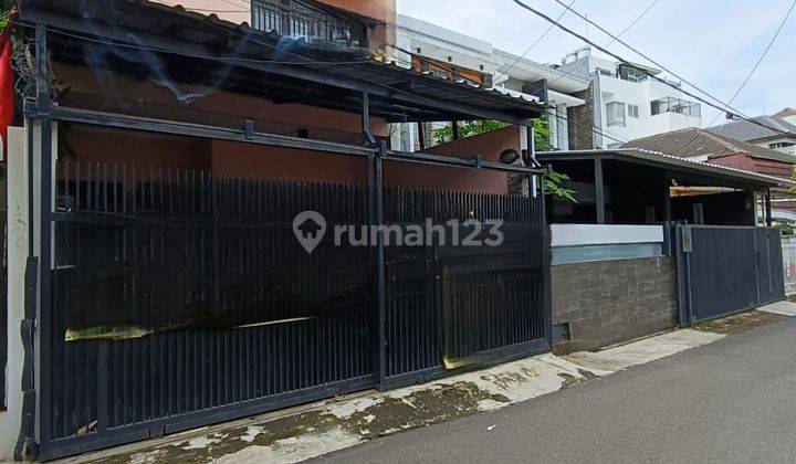 Rumah Minimalis Di Perumahan Nyaman Di Kebayoran Lama 2