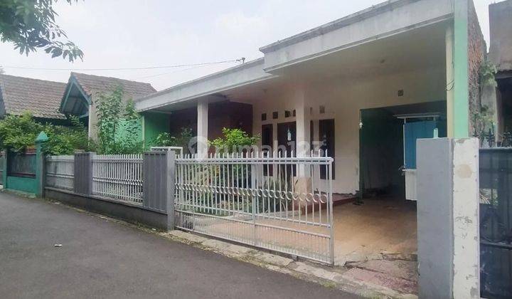 Rumah Dengan Halaman Belakang Luas Siap Huni Di Kramat Jati 1