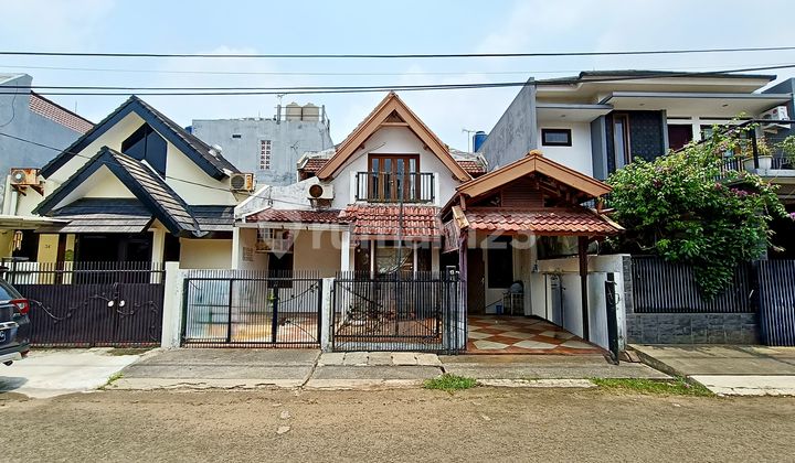 Rumah 2 Lt Butuh Renovasi Dalam Cluster Di Sektor 5 Dekat Stan