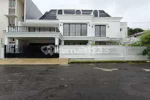 Rumah Cantik American Classic Design Ada Kolam Renang di Sektor 9 Rumah Cantik American Classic Design Ada Kolam Renang di Sektor 9