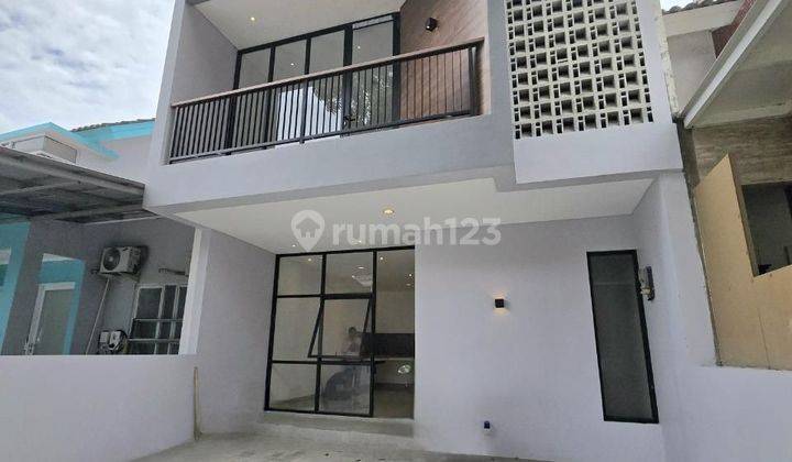 Rumah Minimalis Modern 3 Lantai Ada Taman Dalam Custer Di Bintaro 1