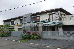 Dijual Rumah Modern dengan Paviliun di Cilandak Jaksel