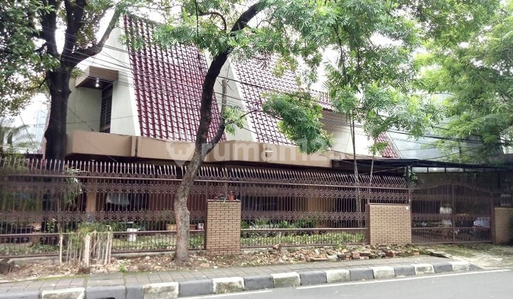 Rumah Posisi Hoek Bebas Banjir di Bendungan Hilir Dekat Akses Tol 2