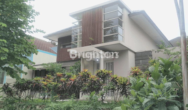 Rumah Cantik Megah Furnished di Kawasan Exclusive Riverside Malang 1