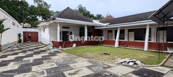 Rumah Klasik / Vintage Dekat Jl Ijen Malang 027 2