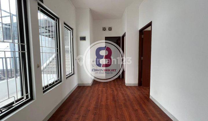 Rumah Dijual Semi Furnished di Emerald Sektor 9 Bintaro Jaya 1