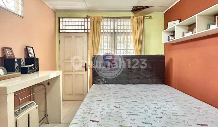 Affordable Corner House for Sale in Bintaro Jaya Sector 9, Move-in Ready 2