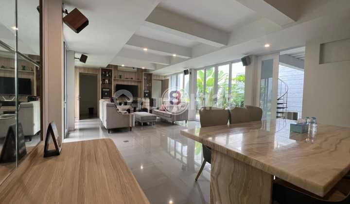 Rumah Dijual di Bintaro Jaya Sektor 3 dengan Taman Depan & Belakang Rumah Dijual di Bintaro Jaya Sektor 3 dengan Taman Depan & Belakang