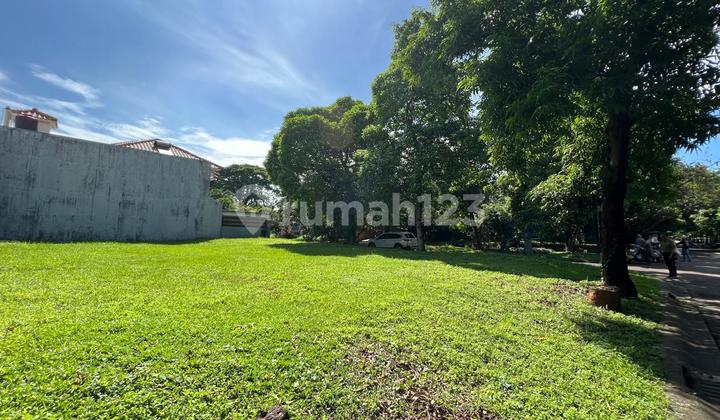 Lot for Sale in Bintaro Jaya Sector 9, Corner Position.