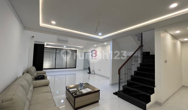 Rumah Mewah American Classic Style di Kawasan Bintaro Sektor 9 2