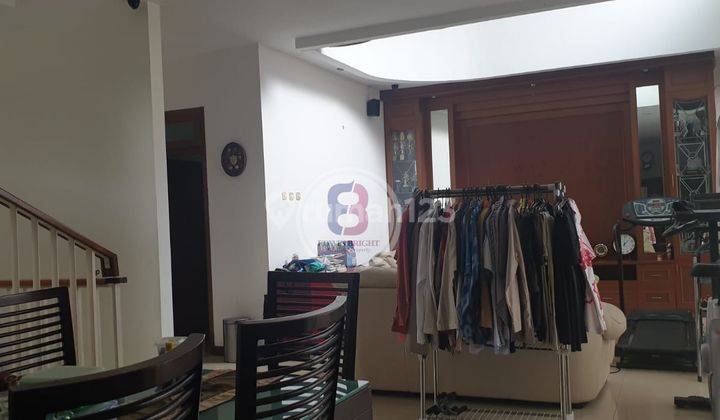 Rumah Posisi Depan Taman di Area Bintaro Sektor 6 2