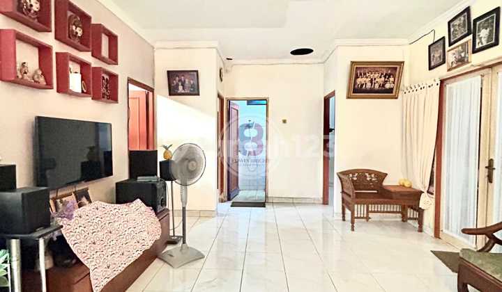 House for Sale, Strategic Location in Bintaro Jaya Sector 9 2