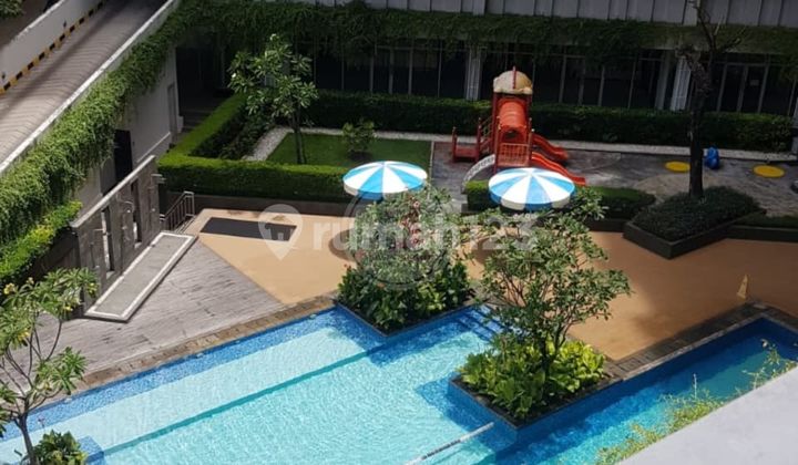 Apartment for Sale with Swimming Pool View in Bintaro Jaya Sector 3