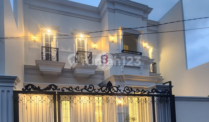 Rumah Dijual American Classic di Joglo Jakarta Barat Siap Huni Rumah Dijual American Classic di Joglo Jakarta Barat Siap Huni