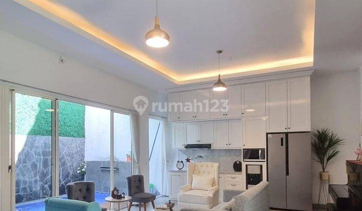 Rumah dijual di Kebayoran Bintaro Sektor 7 Dengan Swimming Pool 2