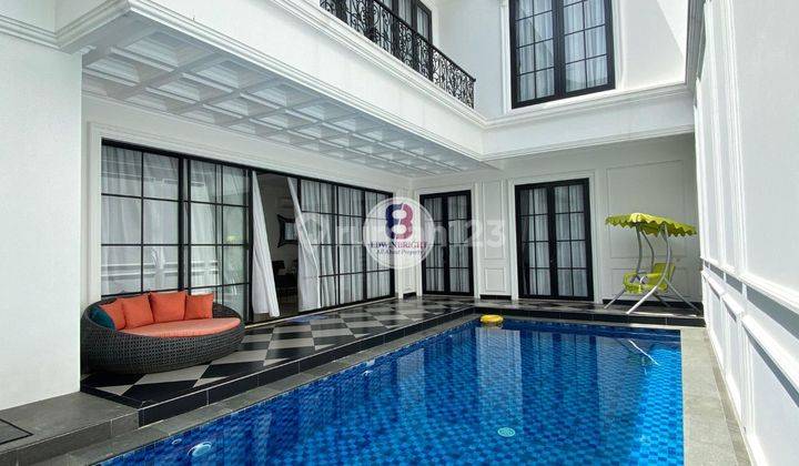 Rumah American Classic Dengan Swimming Pool di Kebayoran Bintaro 2