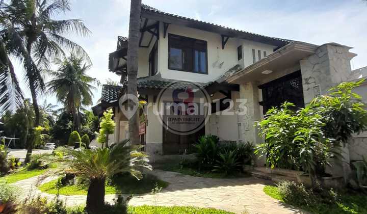 Rumah Dijual Hitung Tanah di Bintaro Jaya Sektor 9 Halaman Luas