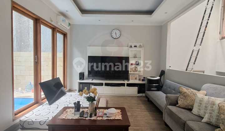 Rumah Dijual di Kebayoran Village Bintaro Sektor 7 Swimming Pool Rumah Dijual di Kebayoran Village Bintaro Sektor 7 Swimming Pool