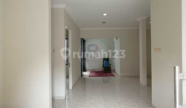 Rumah dengan Lingkungan Asri di Bintaro Jaya Sektor 9 2