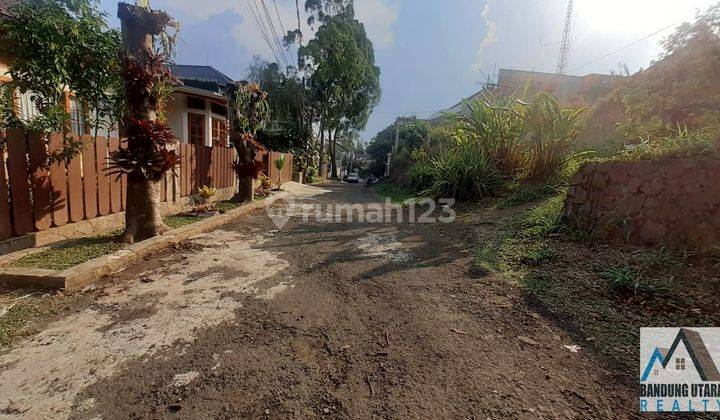 Rumah Komp Gerlong Permai Dengan Ornamen Furniture Semi Khas Jawa 2