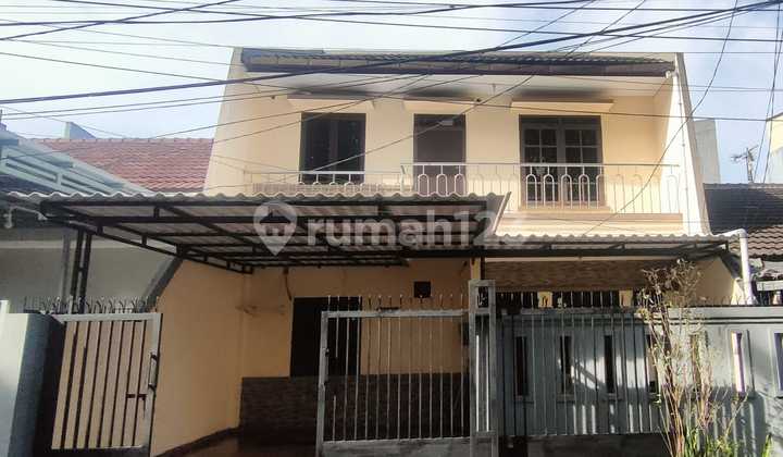 Kosambi Baru House, Size 8x15, Light Steel Roof, Facing Park