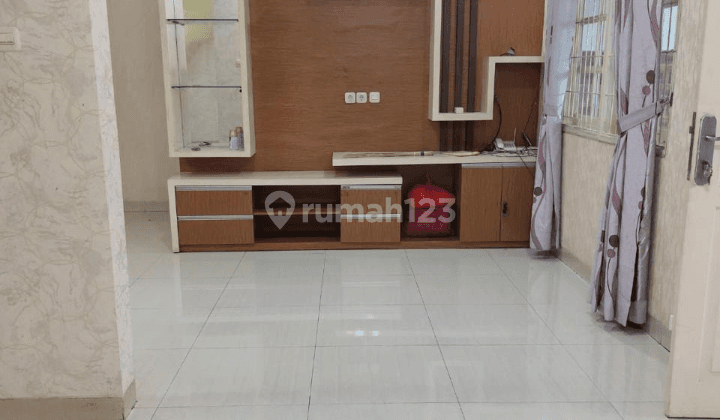 Rumah Siap Huni di Kosambi Baru, 2,5 Lantai, Semi Furnished 2