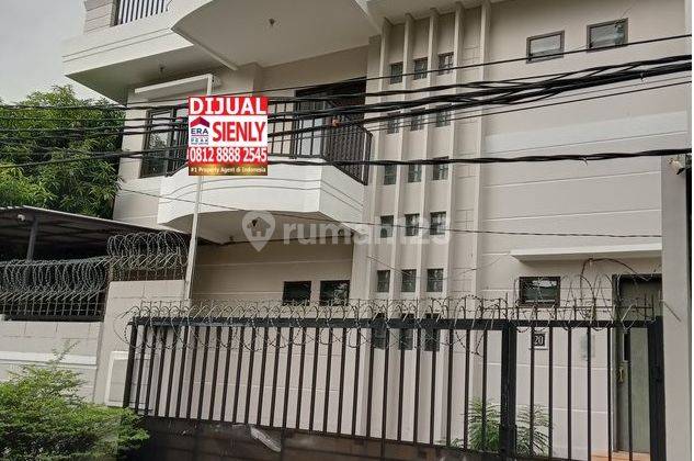 Rumah Bojong Indah 2,5 Lantai, Rooftop, Full Marmer, Furnished 1