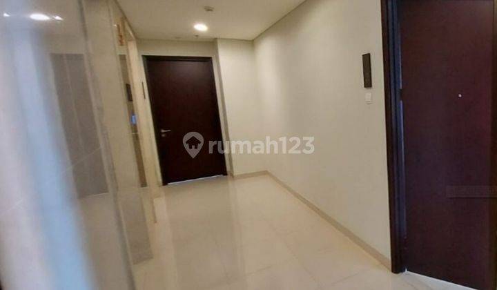 Disewakan Apartemen Puri Mansion, 2br, Semi Furnished, View Kolam Renang, Bagus 2