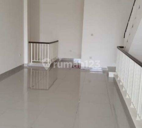 Disewa Ruko Crown Green Lake City 3,5 Lantai, Bagus Rapi 2