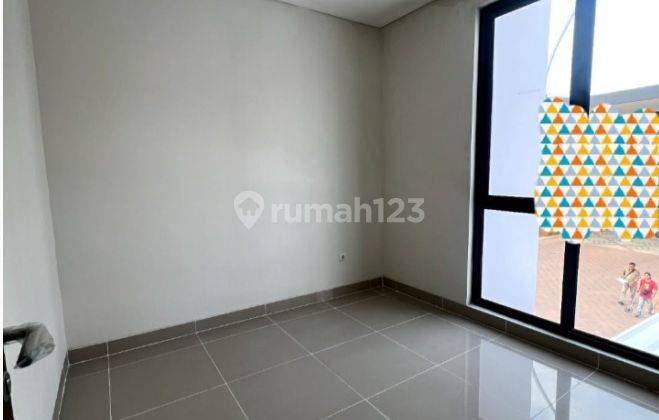 Rumah Metland Puri Northbend, 3 Lantai, Hoek 2