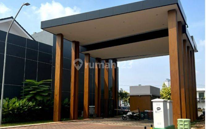 Rumah Metland Puri Northbend, 3 Lantai, Hoek 2