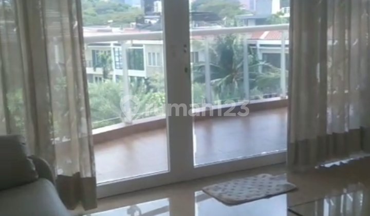 Dijual Apartemen Royale Springhill, Kemayoran, Luas 196 M2, 3 BR, Private Lift, Garden, Full Furnished, Bagus, Murah, Dekat Tol Ancol