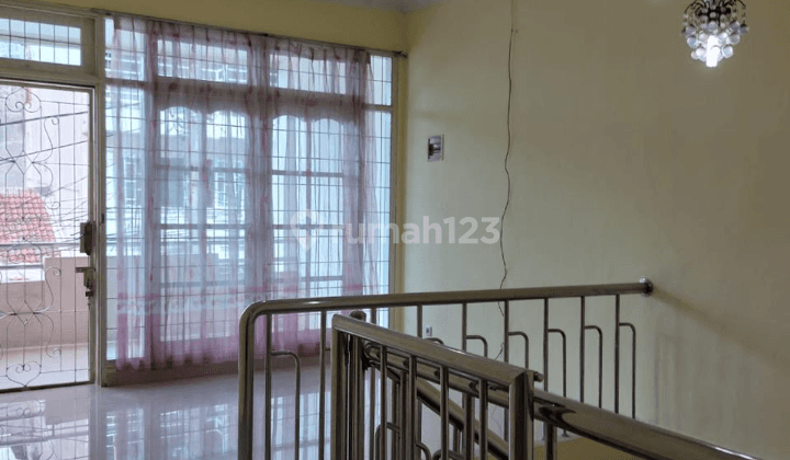 Rumah Siap Huni di Kosambi Baru, 2,5 Lantai, Semi Furnished 1