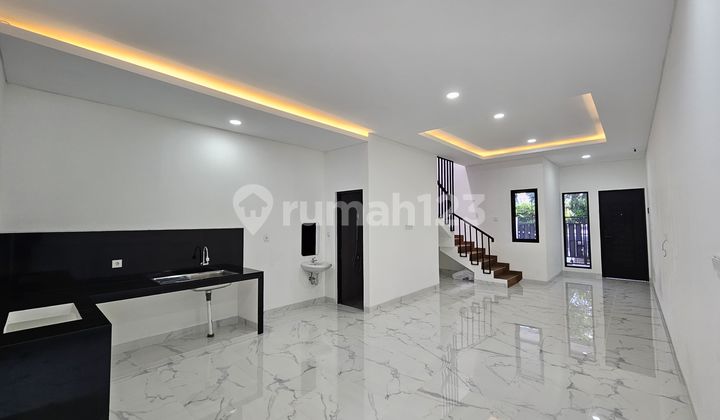 Rumah Baru Meruya, Semi Furnished, SHM, Dekat Tol Meruya 2